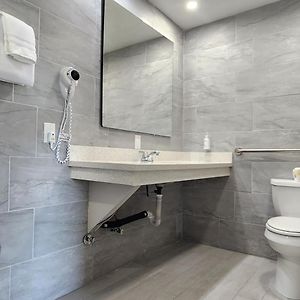 Queen Room Mobility accessible